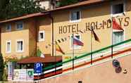 Exterior 3 Hotel Holidays