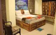 Bedroom 6 Hotel Dev Haweli