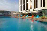 Swimming Pool Aloft Me'aisam Dubai