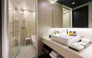 ห้องน้ำภายในห้อง 7 DoubleTree by Hilton Kyoto Station