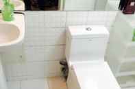 In-room Bathroom GoNative Homestay Xintiandi