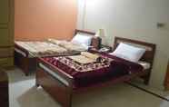 Kamar Tidur 3 Muzaffarabad View Motel