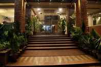 Bangunan Hotel Grand Inn