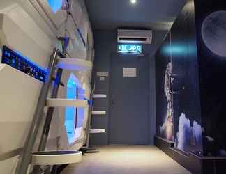 Lobi 2 Space Hotel