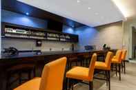 Bar, Cafe and Lounge La Quinta by Wyndham Santiago Aeropuerto