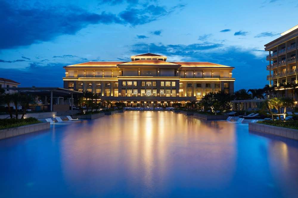 Sheraton Grand Danang Resort & Convention Center - Khách sạn Đà Nẵng gần biển