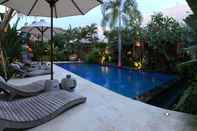 Swimming Pool Villa Hari Indah