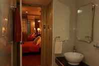 In-room Bathroom Elegant 2BRCondo in the Heart of Ortigas