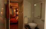 In-room Bathroom 2 Elegant 2BRCondo in the Heart of Ortigas