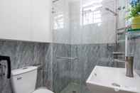 In-room Bathroom Zoneland Apartments Muong Thanh