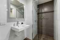 In-room Bathroom Astra Apartments Newcastle East