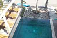 Kolam Renang Amed Beach Villa