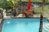 Swimming Pool Yunni Guesthouse