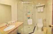 In-room Bathroom 5 GreenTree Inn WuXi DongTing Leather City Express Hotel