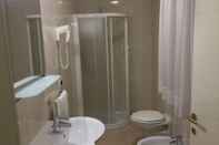 In-room Bathroom Hotel Ristorante La Stazione