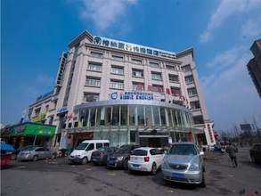 Exterior 4 GreenTree Inn Shanghai Kangqiao Zhoupu Xiuyan Road Metro Station Kangshen Road Express Hotel