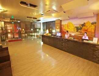 Lobby 2 GreenTree Inn Huzhou Wuxing District South Street Chaoyin Bridge Business Hotel