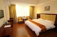 Bedroom GreenTree Inn GuiLin LinGui District JinShan Square JinShui Road Express Hotel