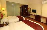 Bedroom 5 GreenTree Inn GuiLin LinGui District JinShan Square JinShui Road Express Hotel