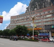 Exterior 7 GreenTree Inn GuiLin LinGui District JinShan Square JinShui Road Express Hotel