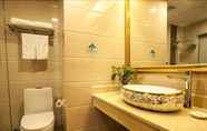 In-room Bathroom 2 GreenTree Inn ZhuHai Jinwan District Zhuhai Airport Jilin University Hotel