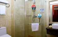 In-room Bathroom 5 GreenTree Inn HeFei Heyu Road Dayun City Express Hotel