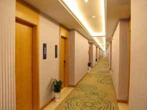 Lobi 4 GreenTree Inn Zhuhai Light Rail Pearl Station Express Hotel