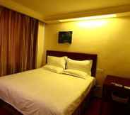 Bedroom 7 GreenTree Inn Haerbin Railyway Station Express Hotel