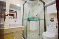Phòng tắm bên trong GreenTree Inn Nantong Tongzhou District Textile City Bus Station Express Hotel