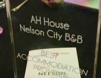 Lobi 2 Ah House Nelson City B&B