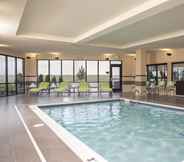 Swimming Pool 3 Courtyard by Marriott Cleveland Elyria