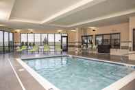 Swimming Pool Courtyard by Marriott Cleveland Elyria