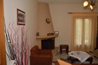 Common Space Evrostini Guest House