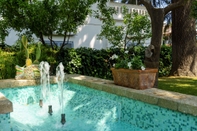 Swimming Pool Villa Manning Relais