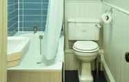 Toilet Kamar 3 Crown Gardens