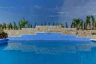 Swimming Pool Villa Damara
