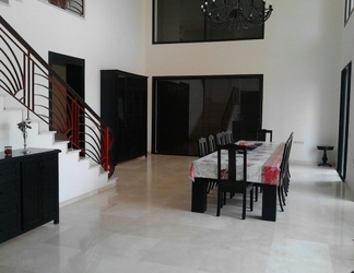 Lobby 2 Spacious Comfortable Villa Ref T72024