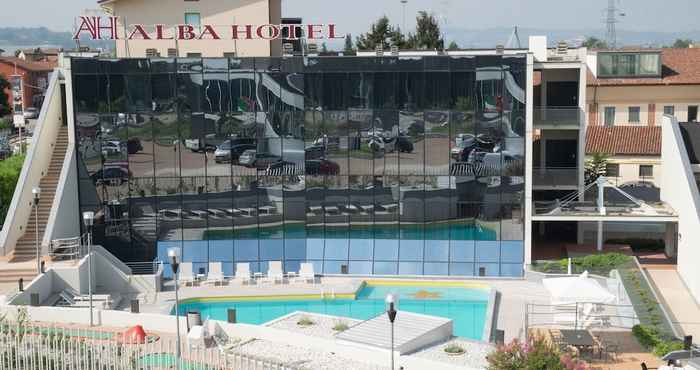 Kolam Renang Alba Hotel