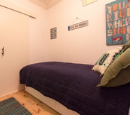 Bedroom 3 Bairro Alto Vintage by Homing