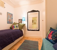 Bedroom 5 Bairro Alto Vintage by Homing