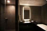 Toilet Kamar Sky View Hotel