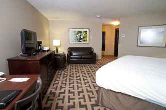Bedroom 4 Bear Claw Casino & Hotel