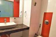 Toilet Kamar Hotel Sunshine Park