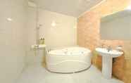 Toilet Kamar 7 Sasang J