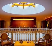 Lobby 4 Ottoman Suites