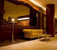 Lobby 5 Ottoman Suites