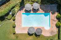 Swimming Pool Chateau Terre Blanche