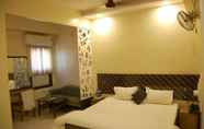 Bedroom 2 Hotel New Sunder