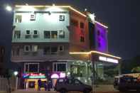 Luar Bangunan Hotel Landmark