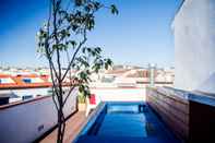 Swimming Pool Bo&Co Apartments Sitges